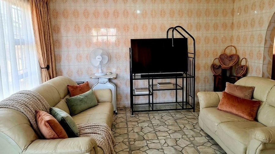 3 Bedroom Property for Sale in Geelhoutpark North West